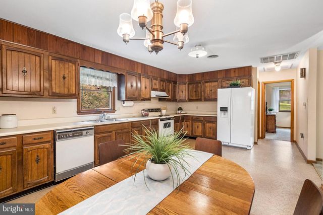 12139 WALNUT PT W, Hagerstown, MD 21740