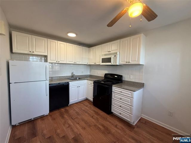 35 S Willow Street B5, Montclair, NJ 07042