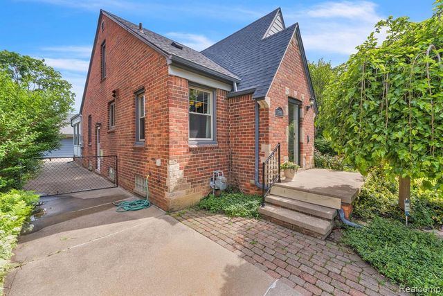 23144 Myrtle Street, Dearborn, MI 48128