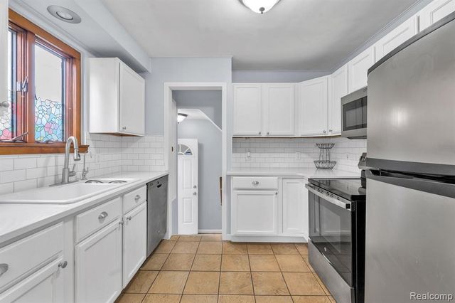 23144 Myrtle Street, Dearborn, MI 48128