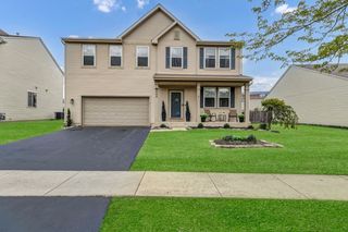 688 Bay Shore Drive, Pingree Grove, IL 60140