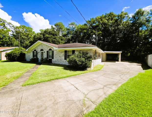 1800 Pat Drive, Gautier, MS 39553
