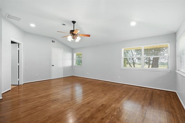 3202 S Country Club Road, Garland, TX 75043
