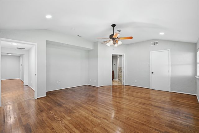 3202 S Country Club Road, Garland, TX 75043