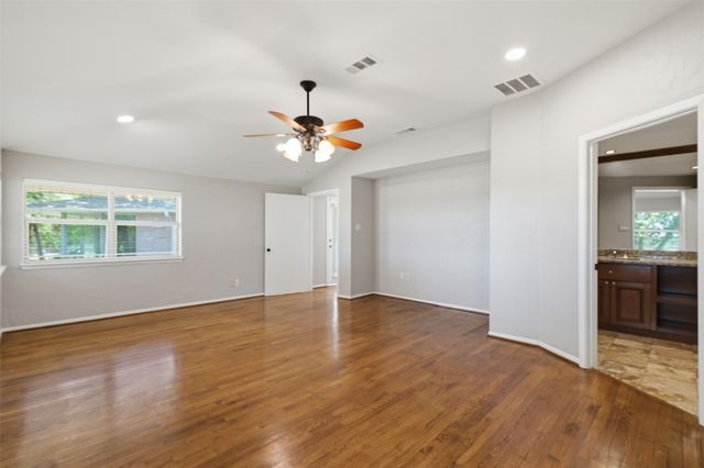 3202 S Country Club Road, Garland, TX 75043