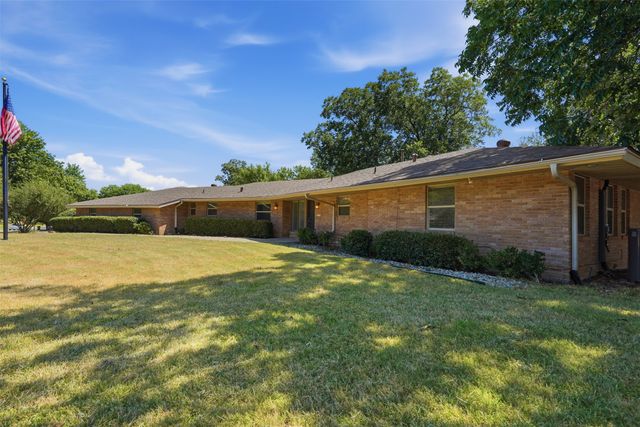 3202 S Country Club Road, Garland, TX 75043
