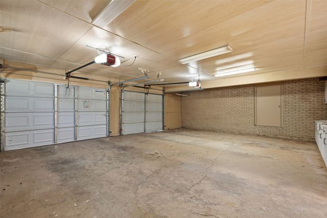 3202 S Country Club Road, Garland, TX 75043