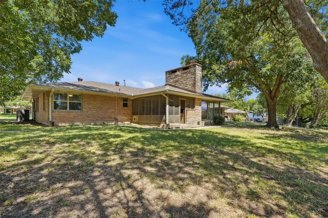3202 S Country Club Road, Garland, TX 75043