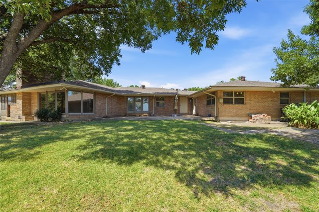 3202 S Country Club Road, Garland, TX 75043