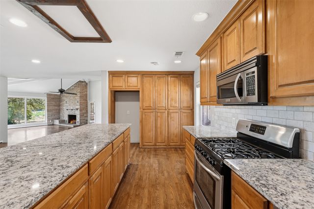 3202 S Country Club Road, Garland, TX 75043