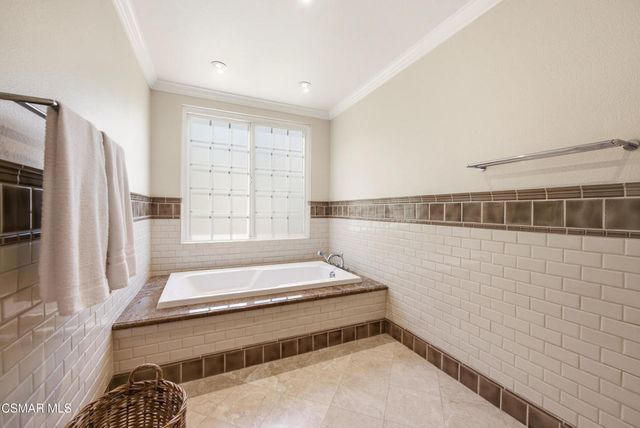 5801 Middle Crest Drive, Agoura Hills, CA 91301