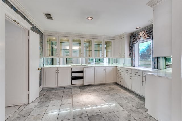 8400 Cardinal Lane, North Richland Hills, TX 76182