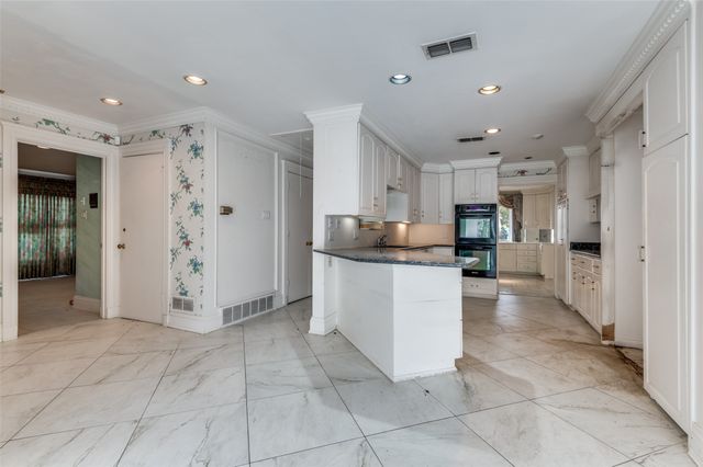 8400 Cardinal Lane, North Richland Hills, TX 76182