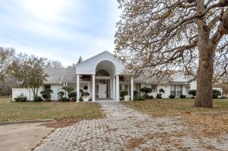 8400 Cardinal Lane, North Richland Hills, TX 76182