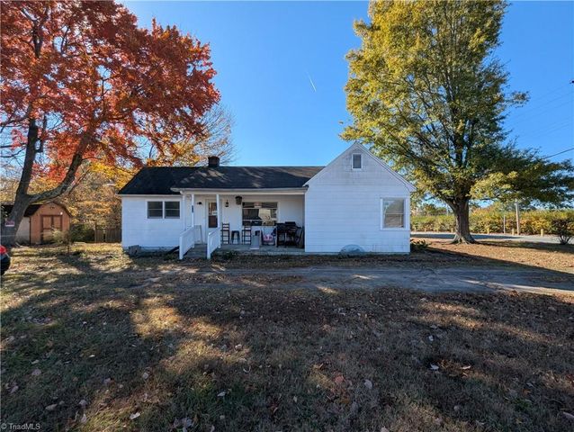 513 Memorial Park Drive, Thomasville, NC 27360