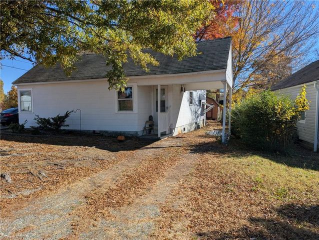 513 Memorial Park Drive, Thomasville, NC 27360