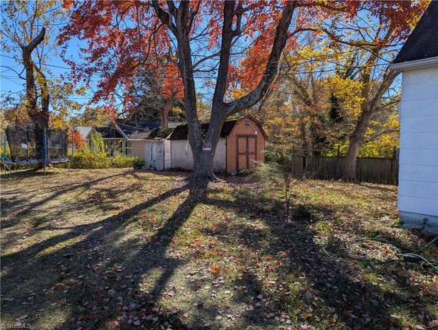 513 Memorial Park Drive, Thomasville, NC 27360