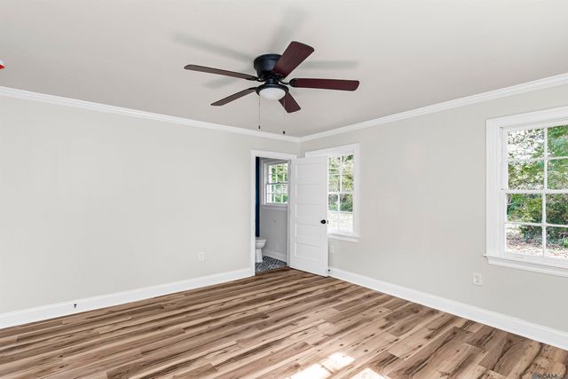 275 E Riveroaks Dr, Baton Rouge, LA 70815