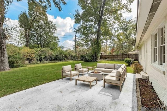 275 E Riveroaks Dr, Baton Rouge, LA 70815