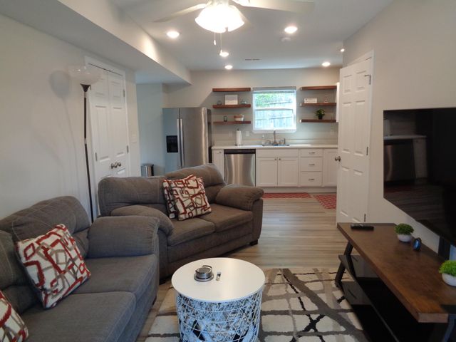 811 N 6TH ST, Columbia, MO 65201