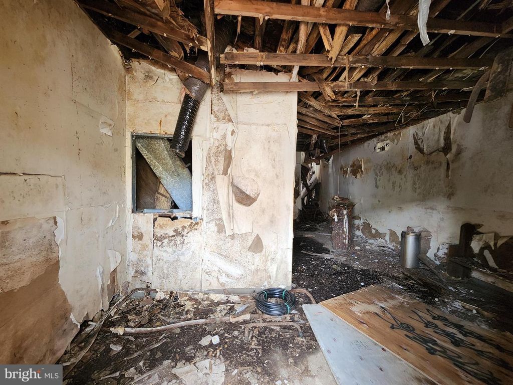Image 2 of property listing at 2117 E FAYETTE ST, Baltimore, MD 21231