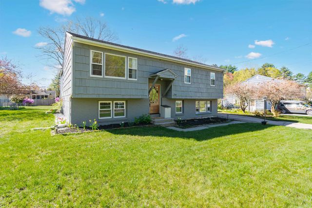 5 Cemetery Road, Essex, VT 05452