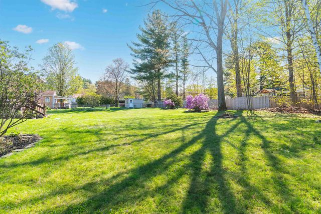 5 Cemetery Road, Essex, VT 05452