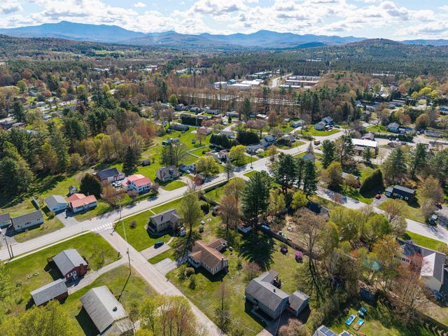 5 Cemetery Road, Essex, VT 05452