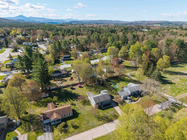 5 Cemetery Road, Essex, VT 05452