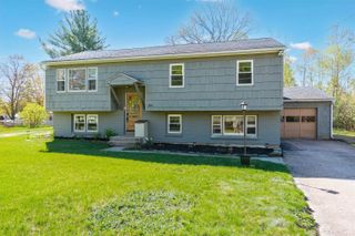 5 Cemetery Road, Essex, VT 05452