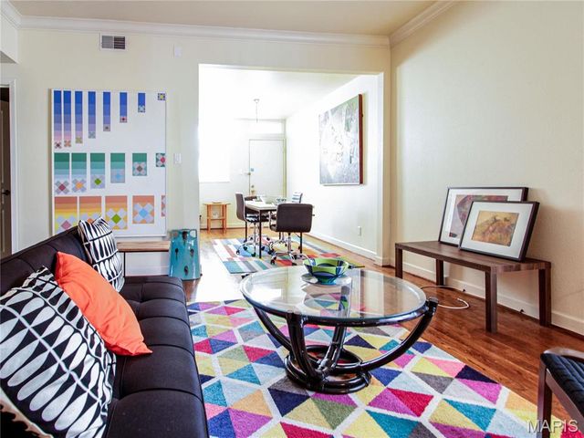 5677 Waterman 32, St Louis, MO 63112
