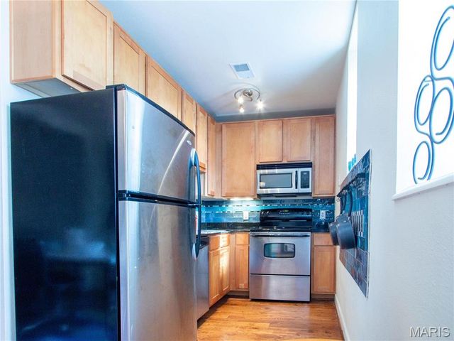 5677 Waterman 32, St Louis, MO 63112