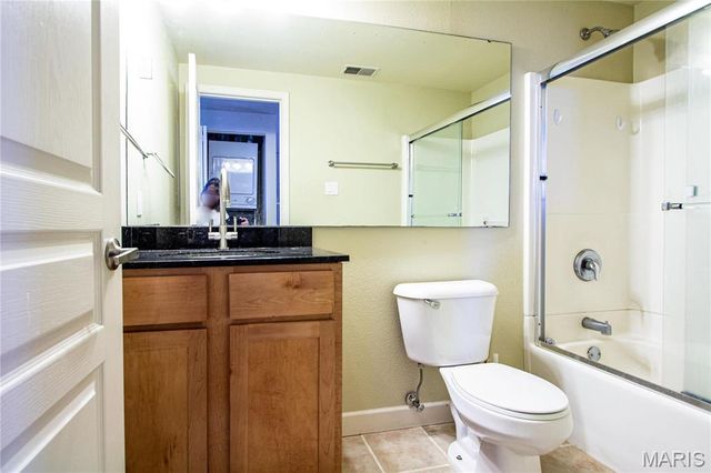 5677 Waterman 32, St Louis, MO 63112