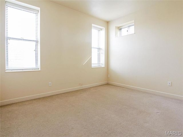 5677 Waterman 32, St Louis, MO 63112