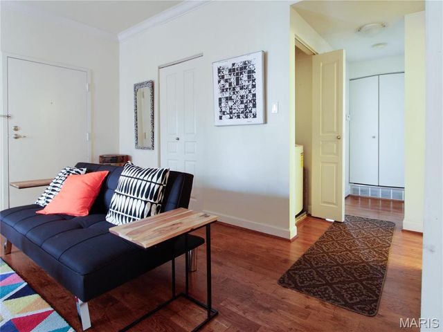 5677 Waterman 32, St Louis, MO 63112
