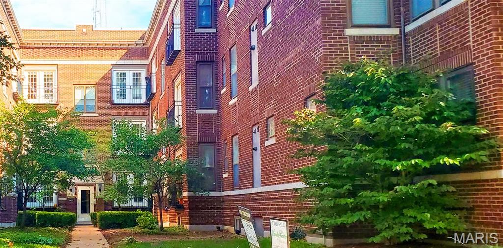5677 Waterman 32, St Louis, MO 63112