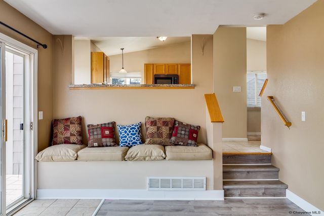 1721 APPALOOSA DR, Cheyenne, WY 82001