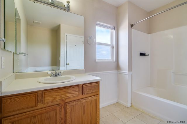 1721 APPALOOSA DR, Cheyenne, WY 82001