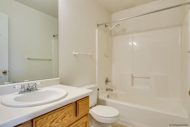 1721 APPALOOSA DR, Cheyenne, WY 82001