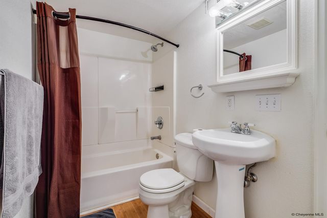 1721 APPALOOSA DR, Cheyenne, WY 82001