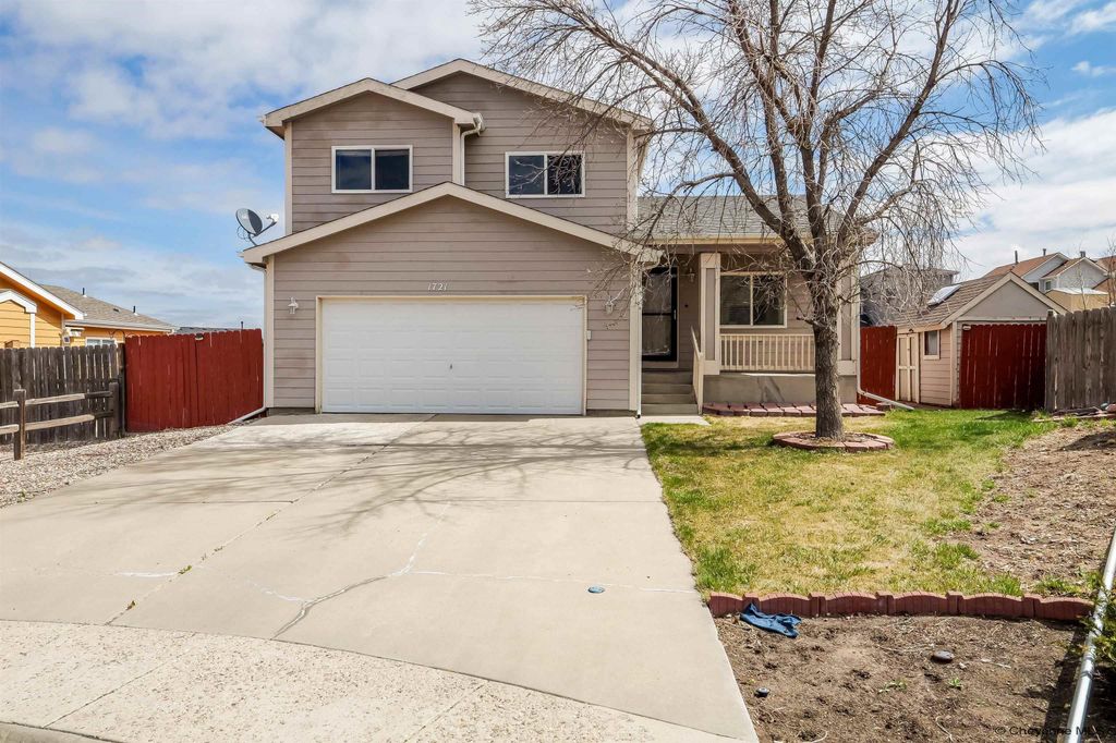 1721 APPALOOSA DR, Cheyenne, WY 82001