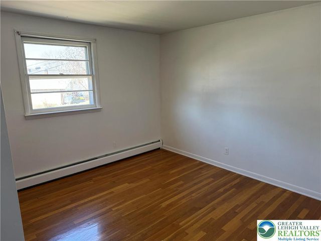 1556 Bayberry Lane, Bethlehem City, PA 18018