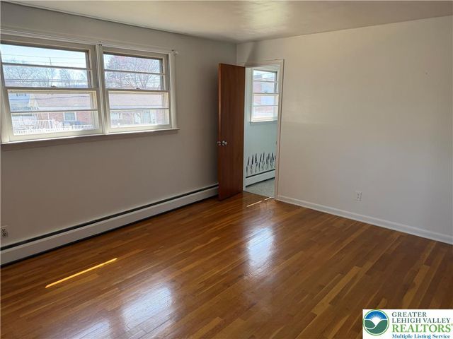 1556 Bayberry Lane, Bethlehem City, PA 18018