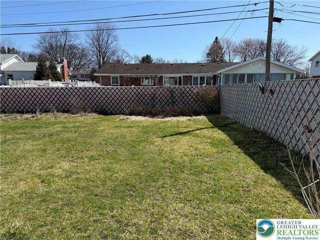 1556 Bayberry Lane, Bethlehem City, PA 18018