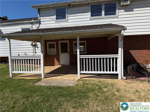 1556 Bayberry Lane, Bethlehem City, PA 18018