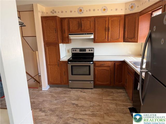 1556 Bayberry Lane, Bethlehem City, PA 18018
