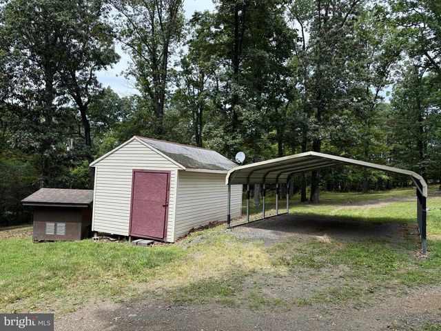 76 SCHAEFFER HILL DR, Paw Paw, WV 25434