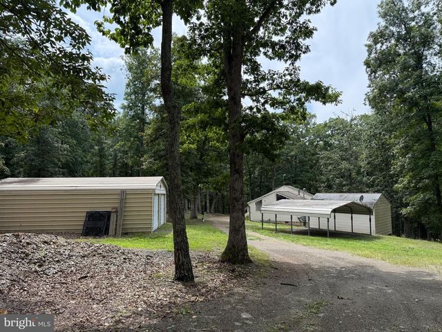 76 SCHAEFFER HILL DR, Paw Paw, WV 25434