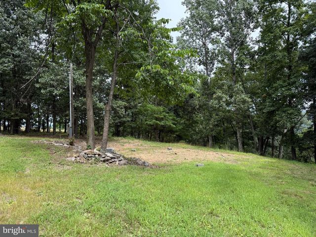 76 SCHAEFFER HILL DR, Paw Paw, WV 25434