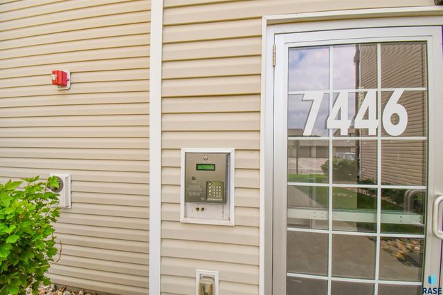 7446 S Louise Ave Ave Avenue 302, Sioux Falls, SD 57108